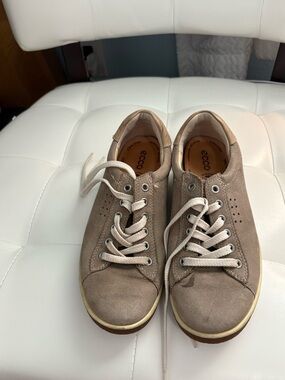 Ecco Taupe Suede Lace-Up Sneaker
